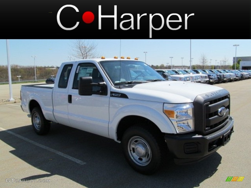 Oxford White Ford F350 Super Duty