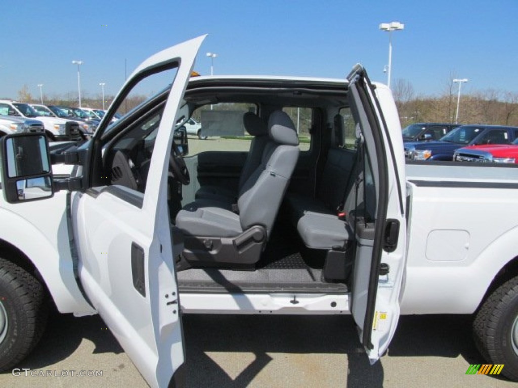 2012 F350 Super Duty XL SuperCab - Oxford White / Steel photo #16
