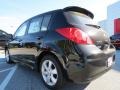 Super Black - Versa 1.8 SL Hatchback Photo No. 3