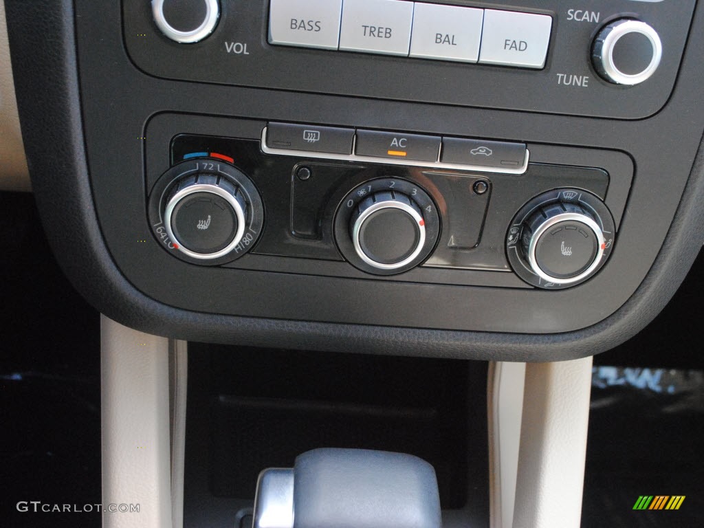 2010 Volkswagen Jetta Limited Edition Sedan Controls Photo #63832905