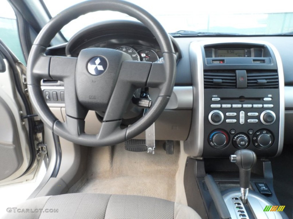 2006 Mitsubishi Galant ES Gray Dashboard Photo #63836850