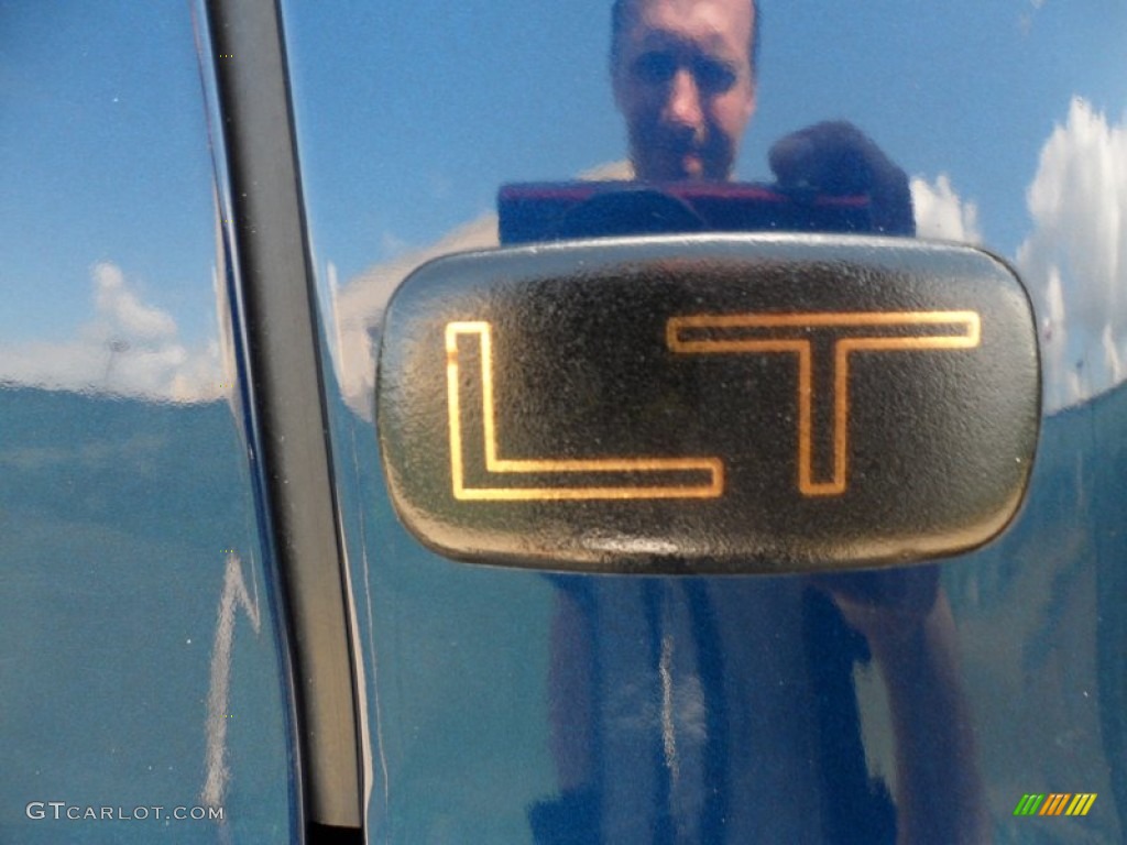2001 Chevrolet Silverado 1500 LT Crew Cab Marks and Logos Photo #63837469