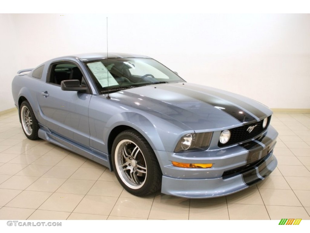 2005 Mustang V6 Premium Coupe - Windveil Blue Metallic / Dark Charcoal photo #1