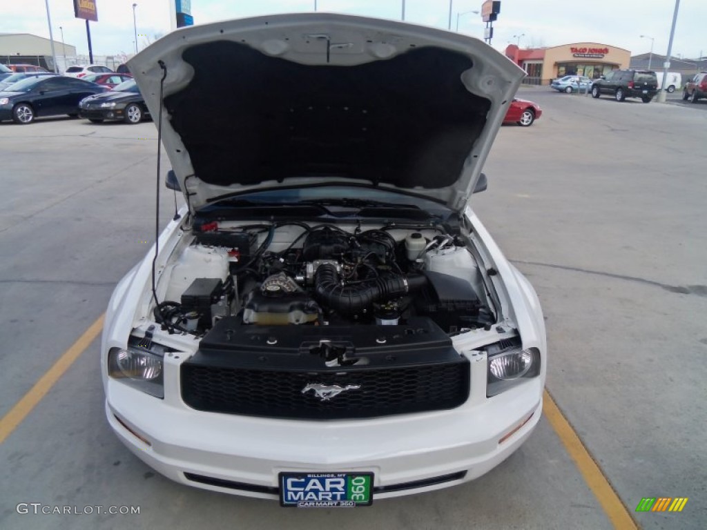2007 Mustang V6 Deluxe Convertible - Performance White / Light Graphite photo #3