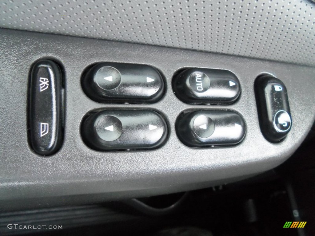 2004 Mountaineer V8 Premier AWD - Ceramic White Pearl / Midnight Grey photo #8