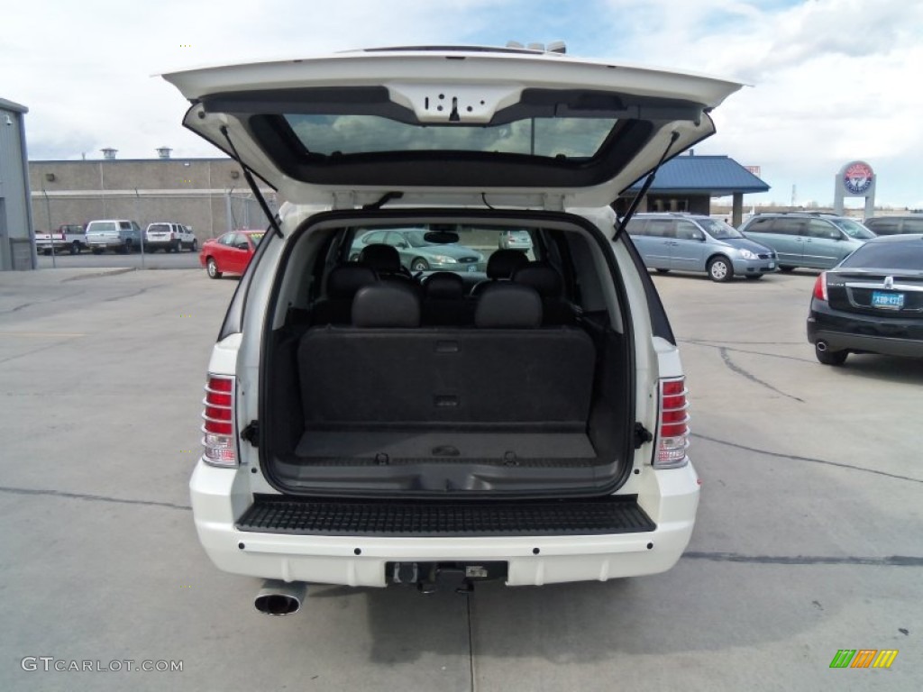 2004 Mountaineer V8 Premier AWD - Ceramic White Pearl / Midnight Grey photo #28