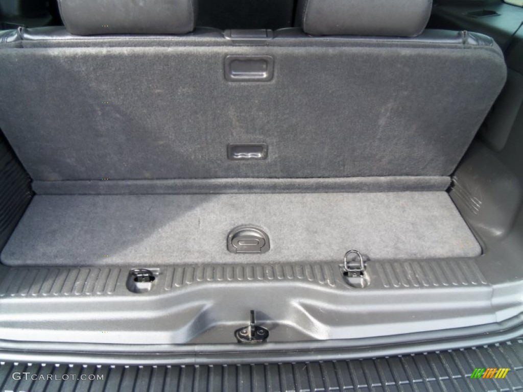 2004 Mountaineer V8 Premier AWD - Ceramic White Pearl / Midnight Grey photo #29