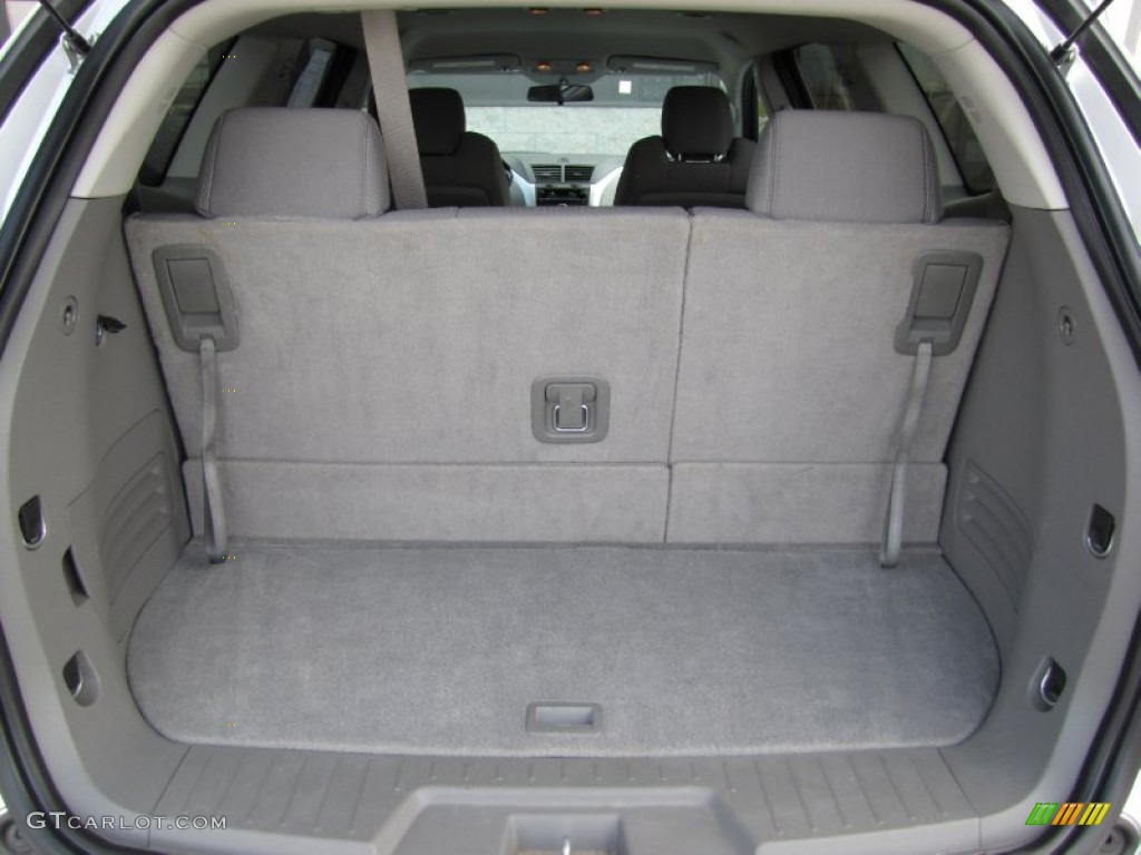 2010 Traverse LS AWD - Silver Ice Metallic / Dark Gray/Light Gray photo #29