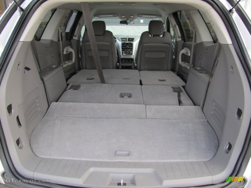 2010 Traverse LS AWD - Silver Ice Metallic / Dark Gray/Light Gray photo #30