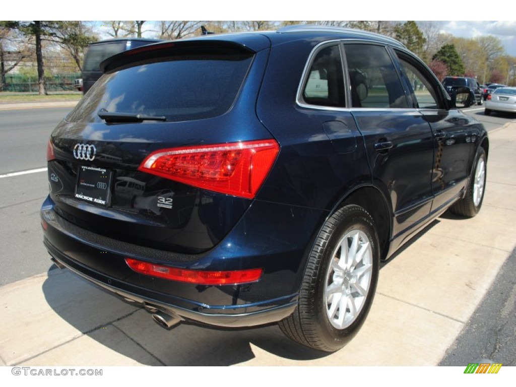 2009 Q5 3.2 Premium quattro - Deep Sea Blue Pearl Effect / Light Gray photo #6