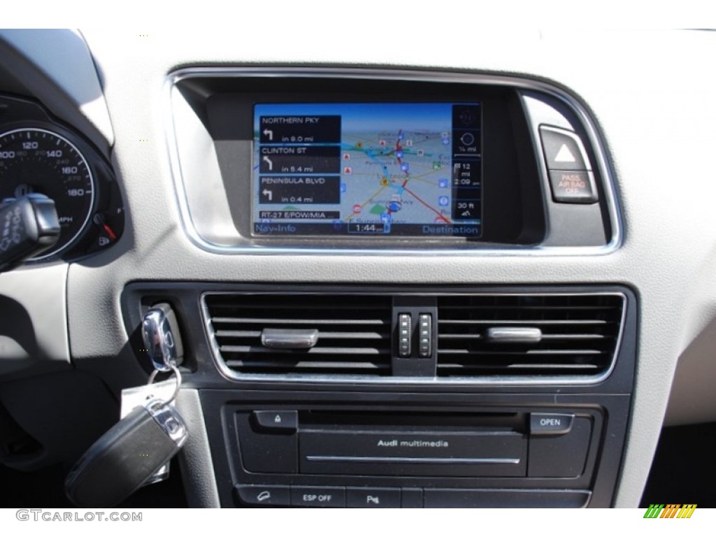 2009 Q5 3.2 Premium quattro - Deep Sea Blue Pearl Effect / Light Gray photo #13