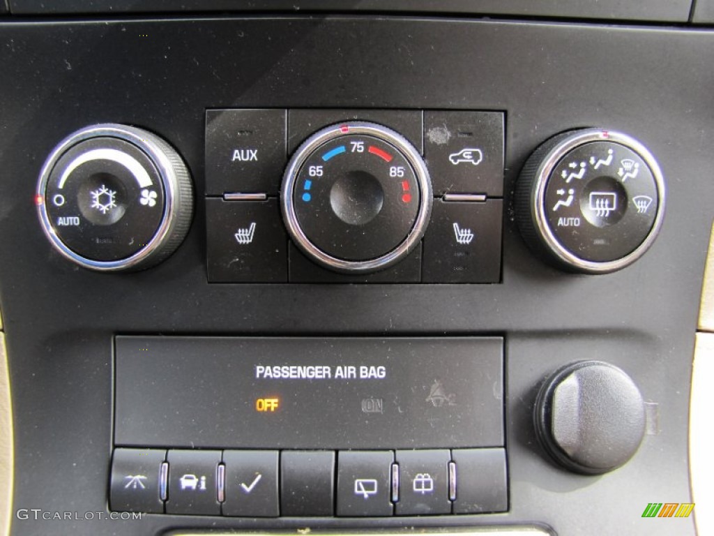 2008 Suzuki XL7 Luxury AWD Controls Photo #63844485