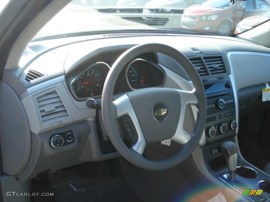 2012 Traverse LS - Silver Ice Metallic / Dark Gray/Light Gray photo #10