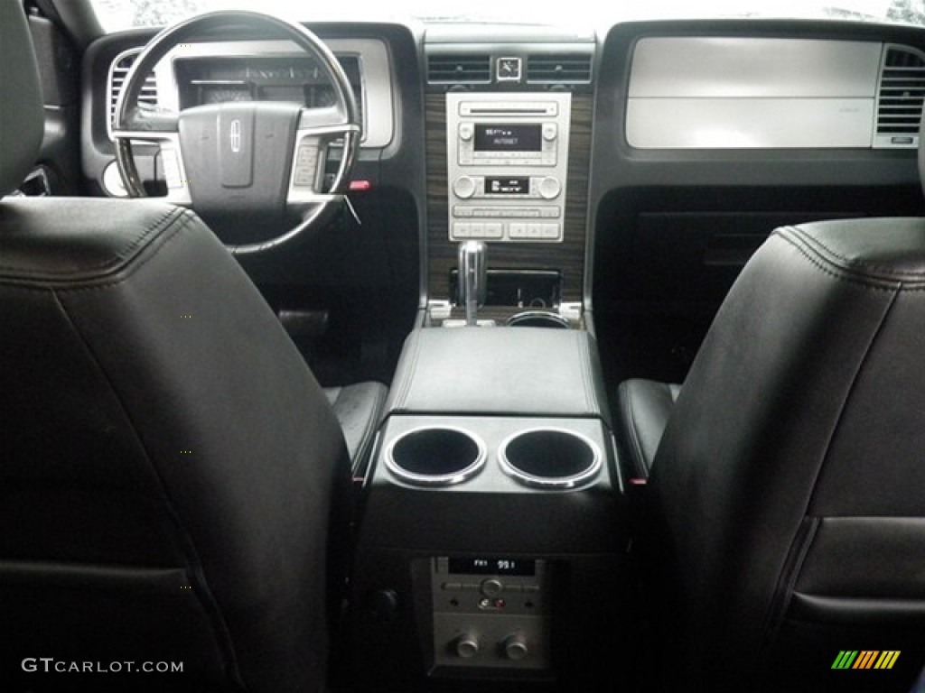 2008 Navigator Luxury - Black / Charcoal Black photo #24