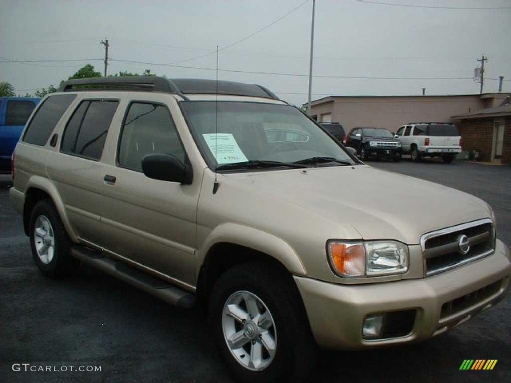 2003 Pathfinder SE 4x4 - Sunlit Sand Metallic / Beige photo #3