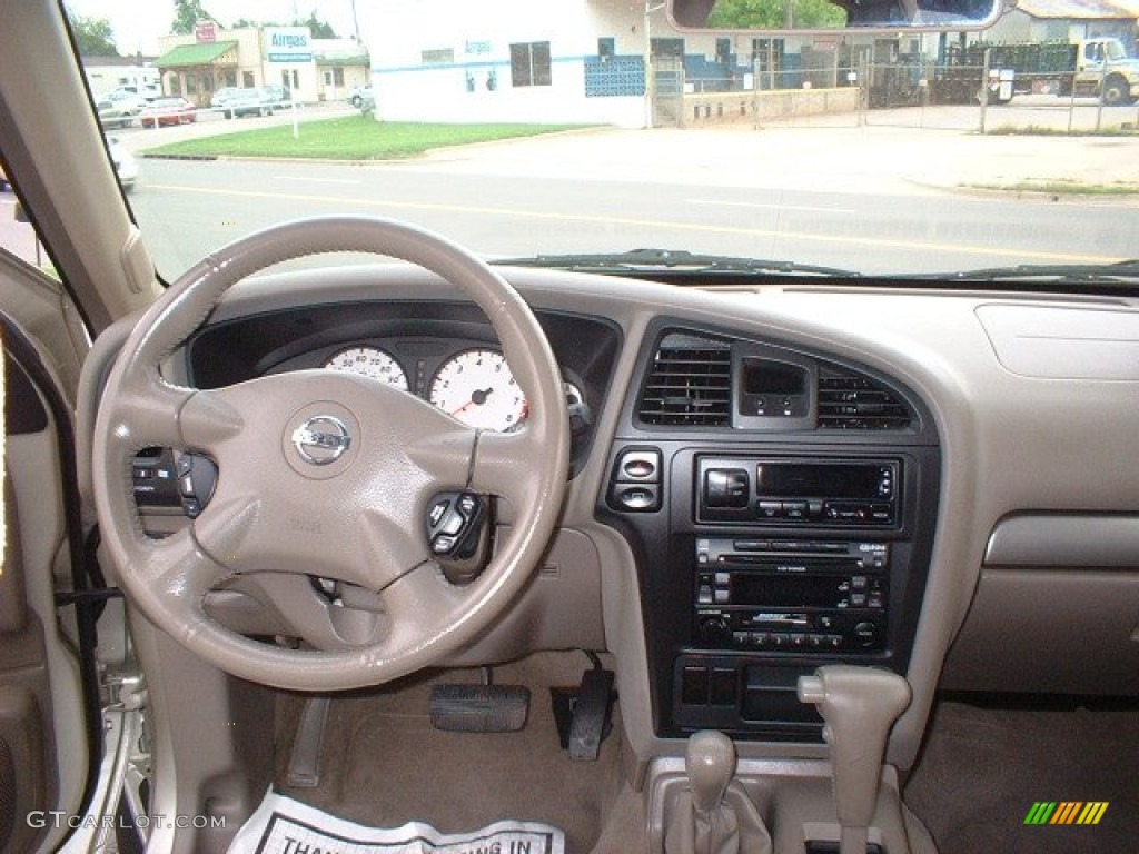 2003 Pathfinder SE 4x4 - Sunlit Sand Metallic / Beige photo #13