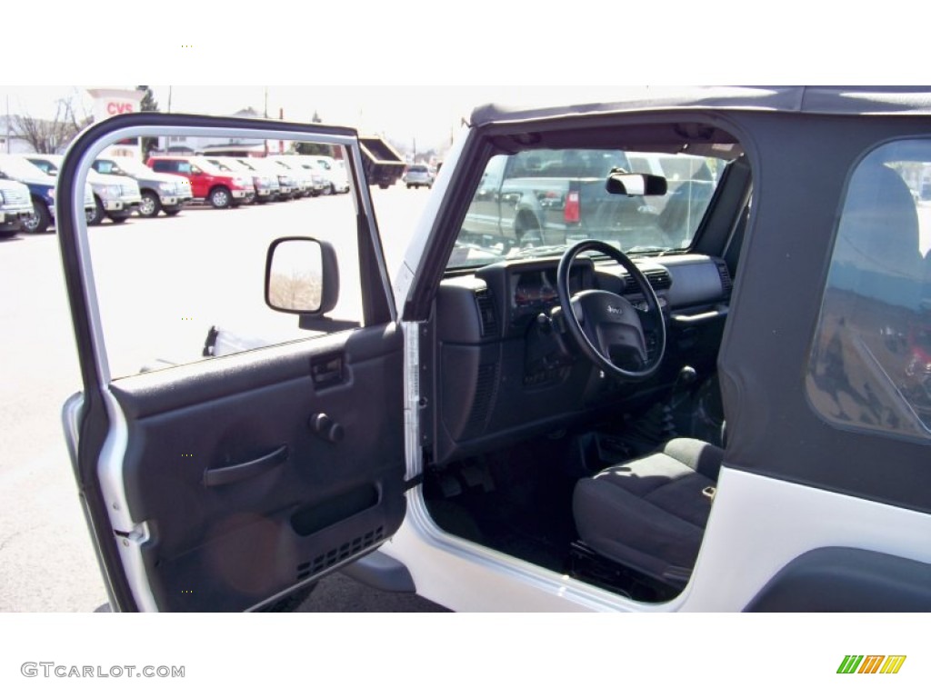 2004 Wrangler X 4x4 - Bright Silver Metallic / Dark Slate Gray photo #11