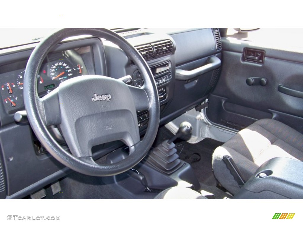2004 Wrangler X 4x4 - Bright Silver Metallic / Dark Slate Gray photo #13