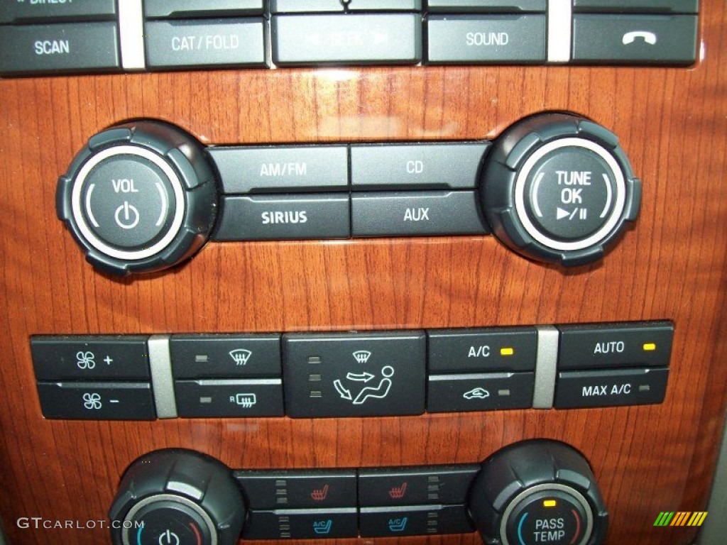 2010 F150 Lariat SuperCrew 4x4 - Dark Blue Pearl Metallic / Tan photo #24