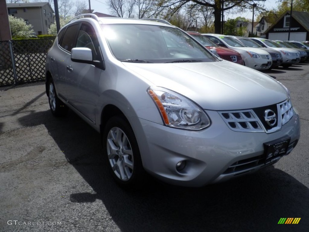 2011 Rogue SL AWD - Silver Ice Metallic / Gray photo #2