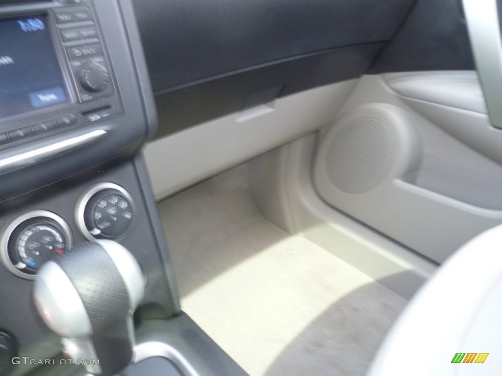 2011 Rogue SL AWD - Silver Ice Metallic / Gray photo #22