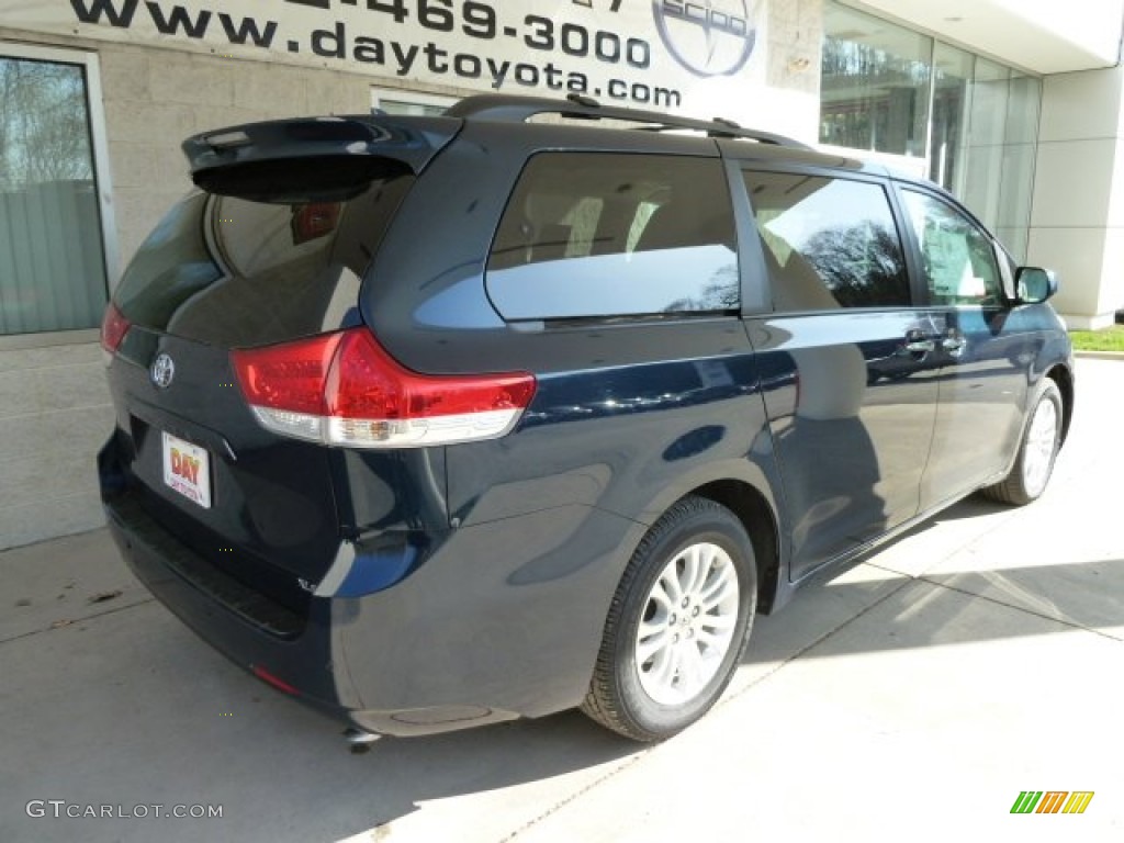2012 Sienna XLE - South Pacific Pearl / Bisque photo #2