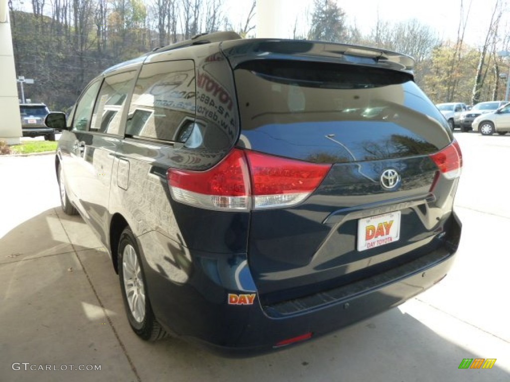 2012 Sienna XLE - South Pacific Pearl / Bisque photo #4