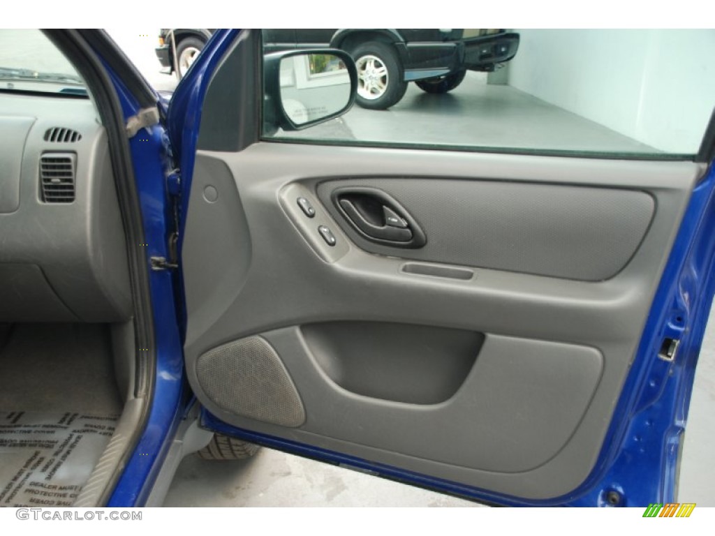 2005 Escape XLS - Sonic Blue Metallic / Medium/Dark Flint Grey photo #2