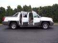 2002 Summit White Chevrolet Avalanche 2500 4WD  photo #20