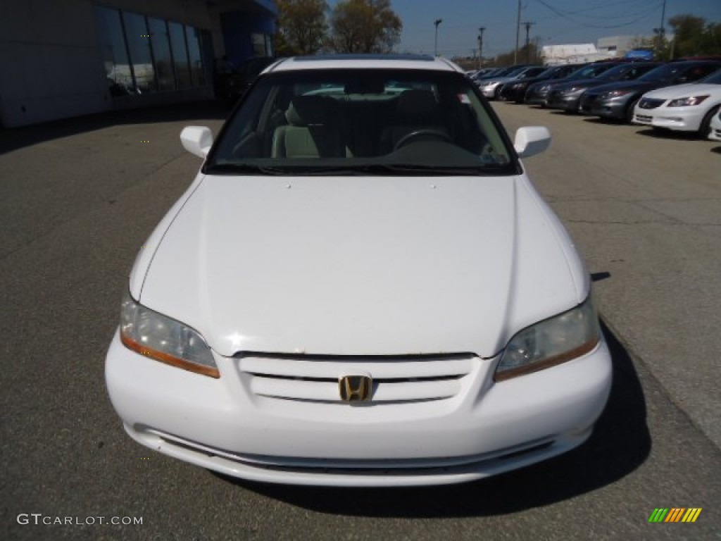 2002 Accord EX V6 Sedan - Taffeta White / Ivory photo #8