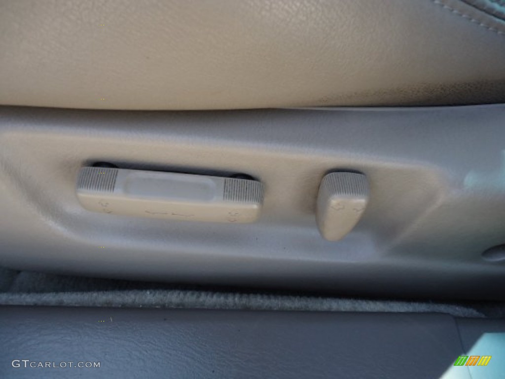 2002 Accord EX V6 Sedan - Taffeta White / Ivory photo #15