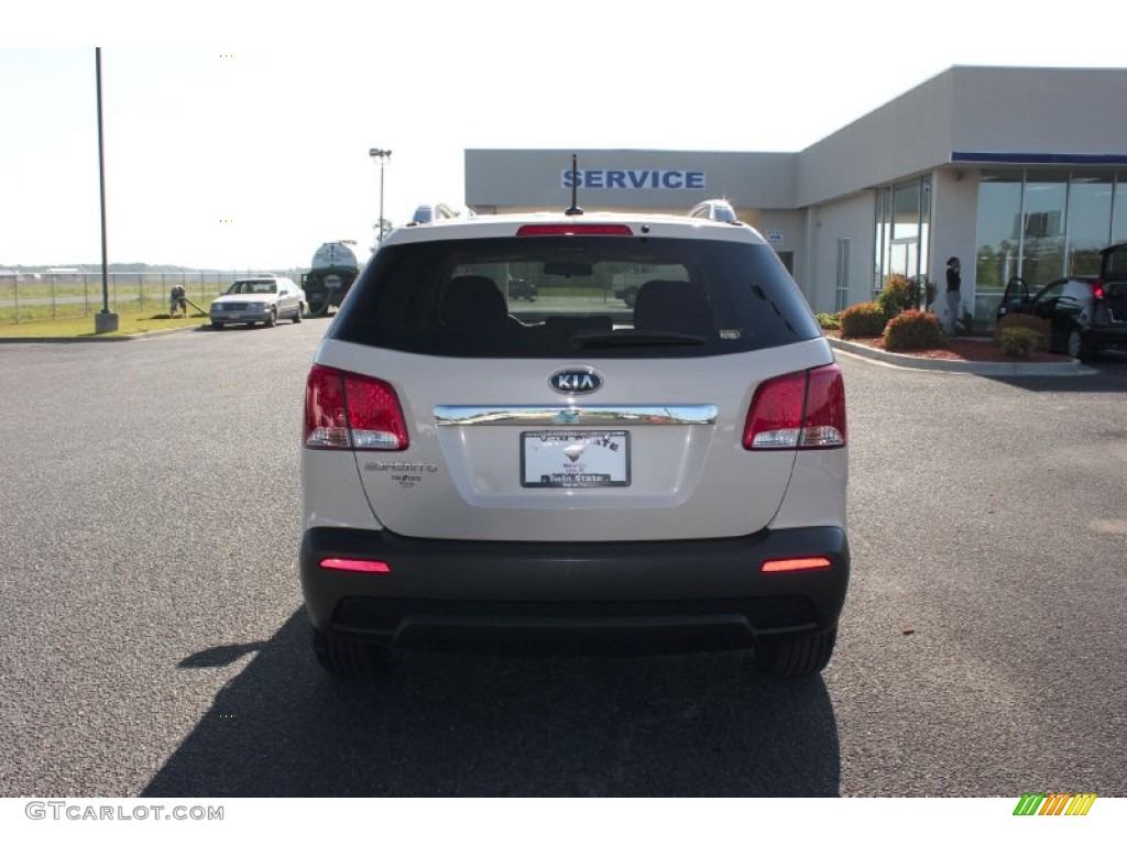 2011 Sorento LX V6 - White Sand Beige / Beige photo #7