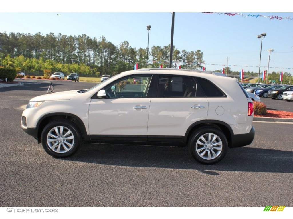 2011 Sorento LX V6 - White Sand Beige / Beige photo #9