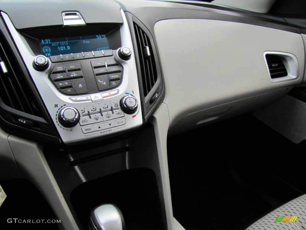 2010 Equinox LS - Silver Ice Metallic / Jet Black/Light Titanium photo #16