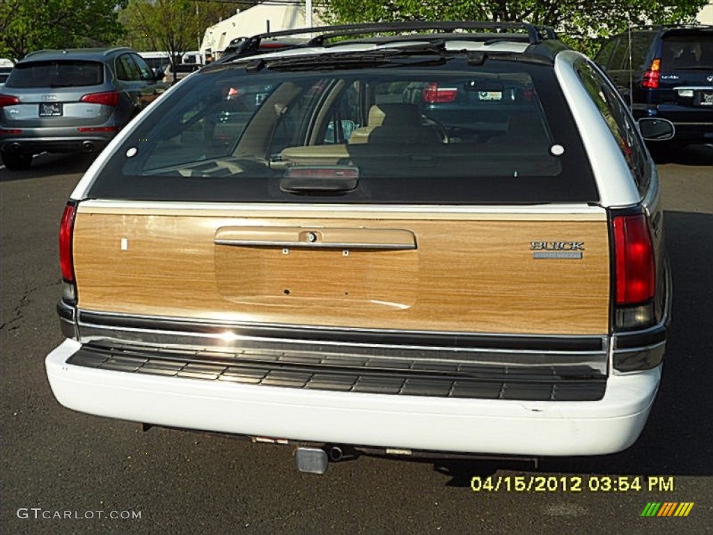 1995 Roadmaster Limited Sedan - Bright White / Beige photo #4