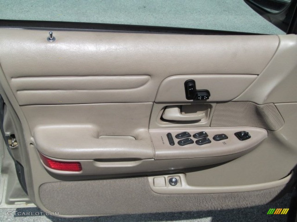 1999 Crown Victoria LX - Harvest Gold Metallic / Medium Parchment photo #11