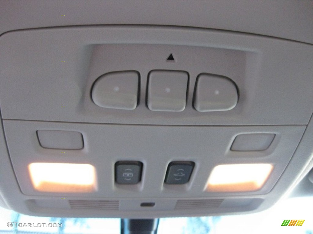 2010 Cadillac CTS -V Sedan Controls Photo #63881339