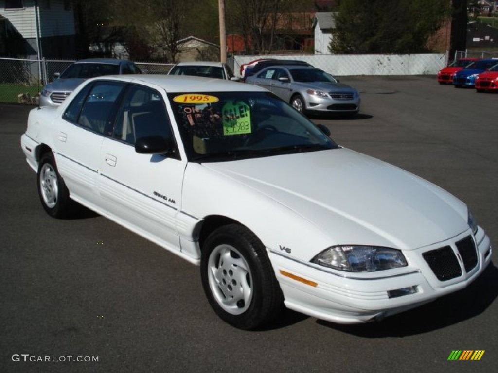 1995 Grand Am SE - Bright White / Taupe photo #1