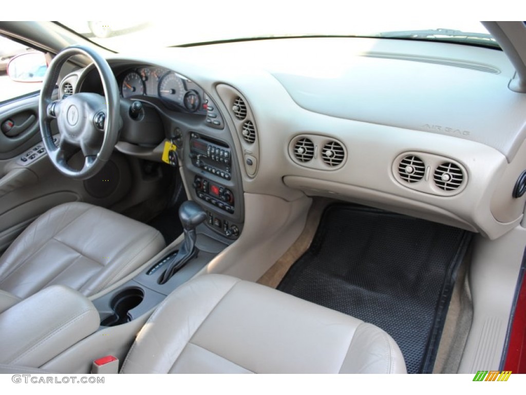 Taupe Interior 2004 Pontiac Bonneville SLE Photo #63885950