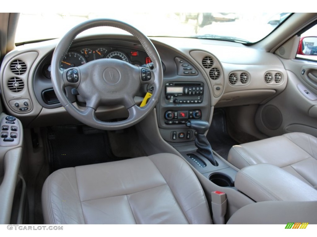 Taupe Interior 2004 Pontiac Bonneville SLE Photo #63885998