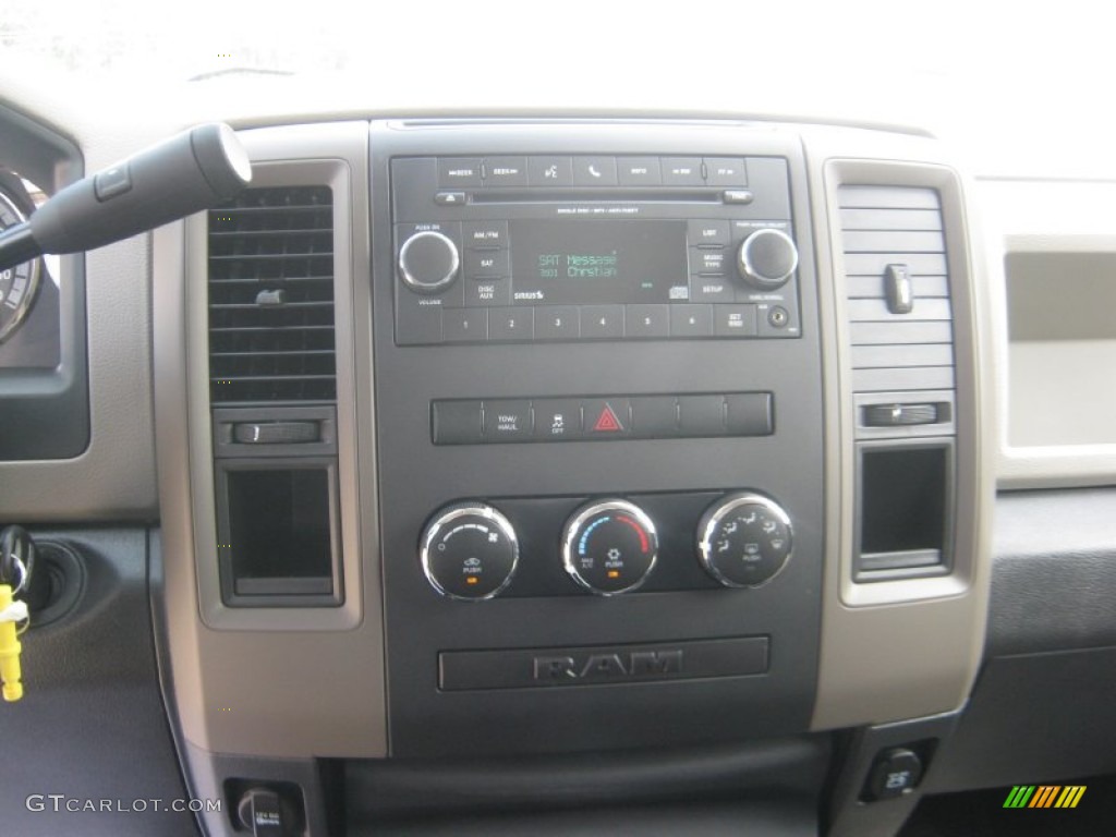 2012 Ram 1500 Express Crew Cab - Bright White / Dark Slate Gray/Medium Graystone photo #9