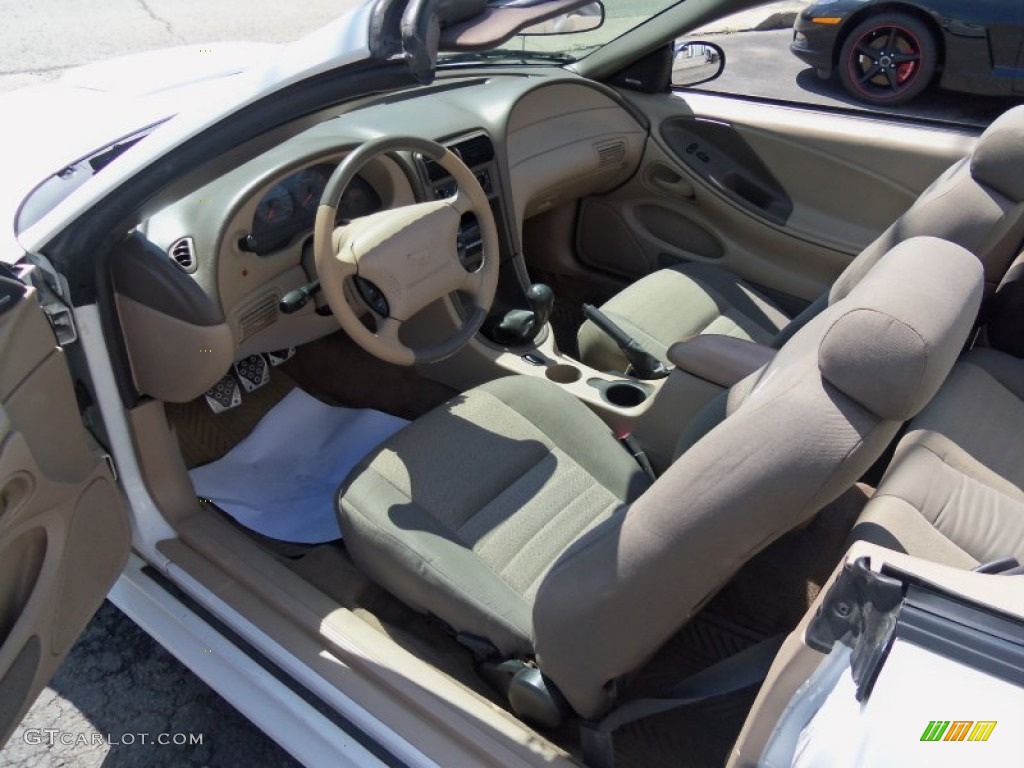 2002 Mustang GT Convertible - Oxford White / Medium Parchment photo #18