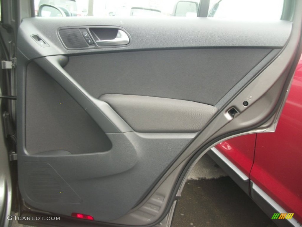 2011 Tiguan SE 4Motion - Alpine Gray Metallic / Charcoal photo #27