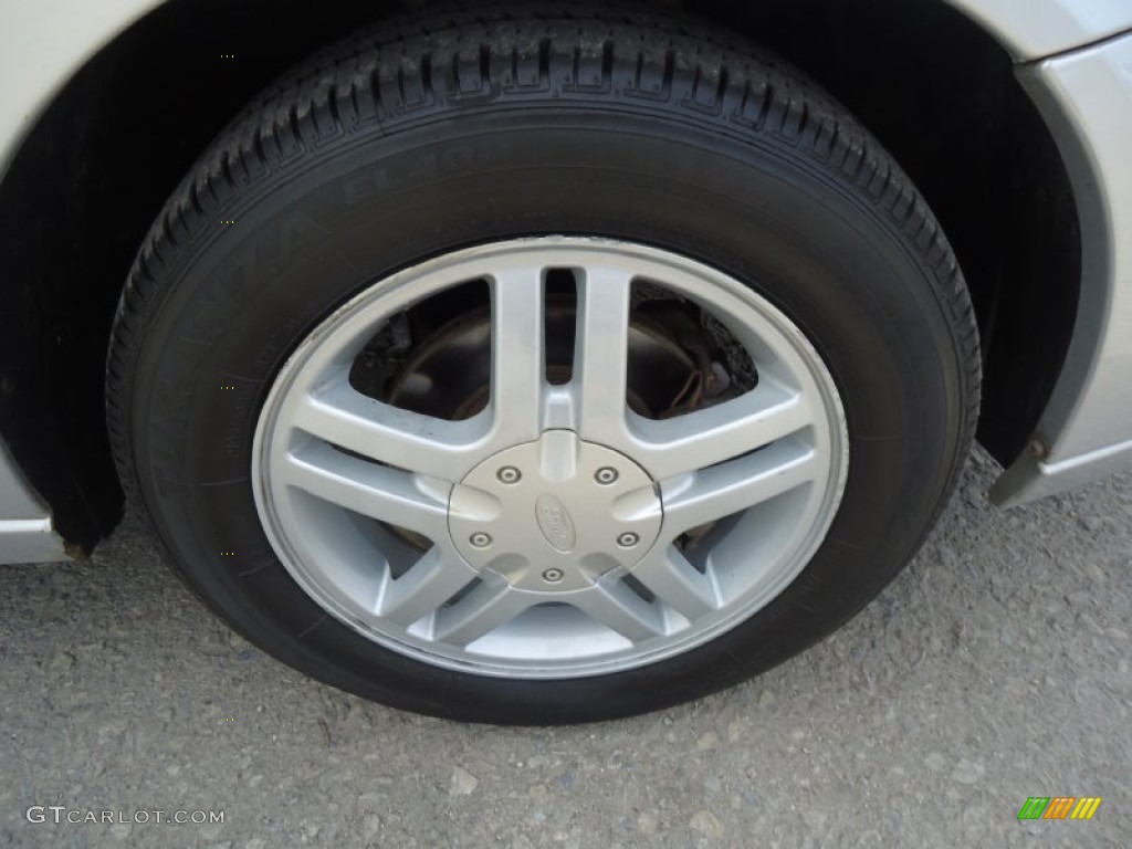 2004 Ford Focus SE Sedan Wheel Photo #63895844