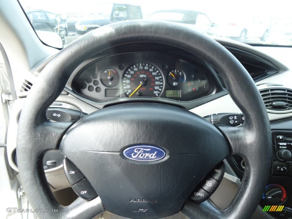 2004 Ford Focus SE Sedan Medium Graphite Steering Wheel Photo #63895877