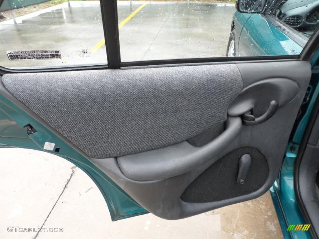 1999 Pontiac Sunfire SE Sedan Door Panel Photos