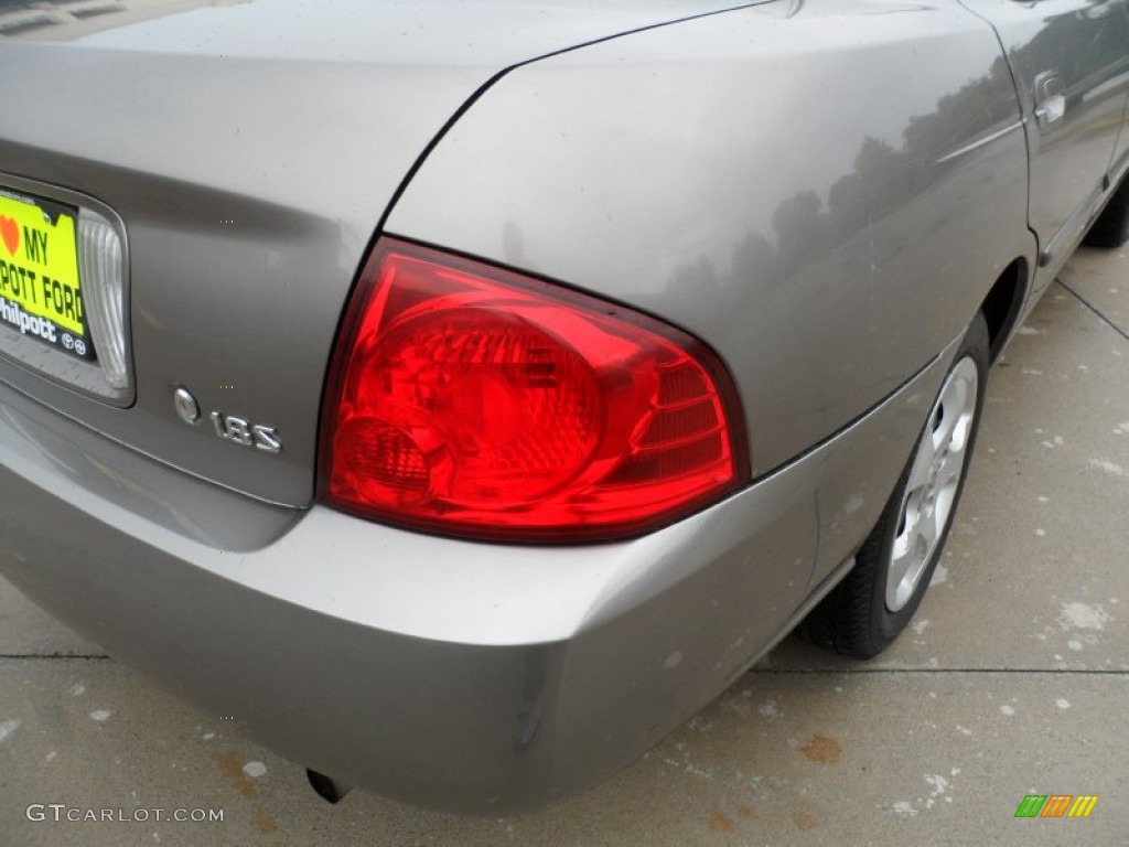 2004 Sentra 1.8 S - Bronze Shimmer / Taupe photo #18