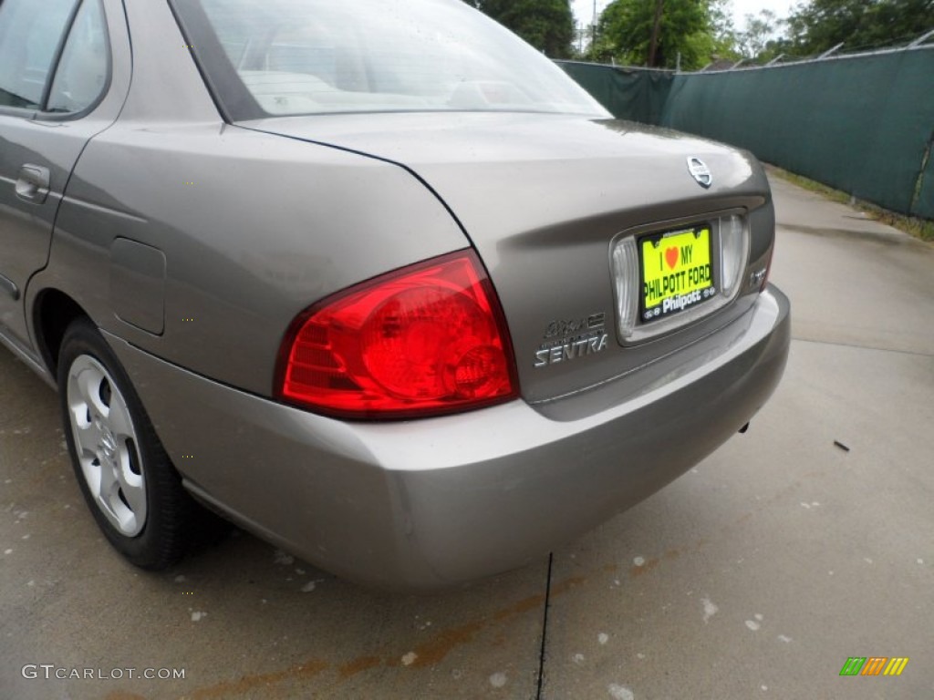 2004 Sentra 1.8 S - Bronze Shimmer / Taupe photo #22