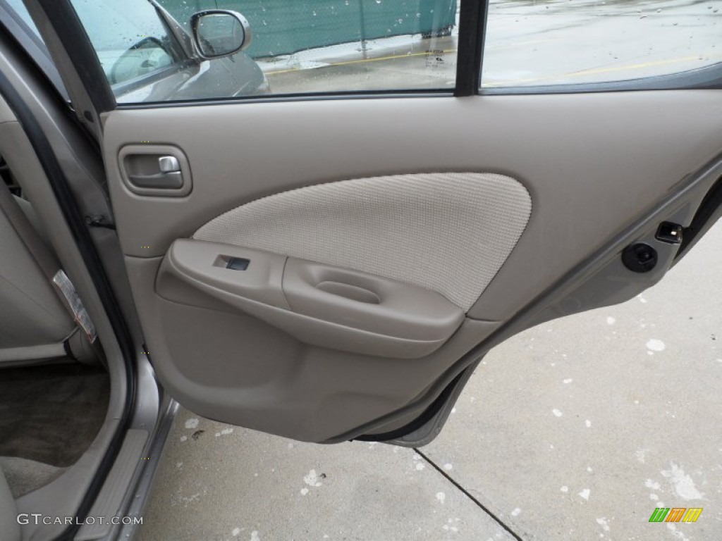 2004 Sentra 1.8 S - Bronze Shimmer / Taupe photo #27