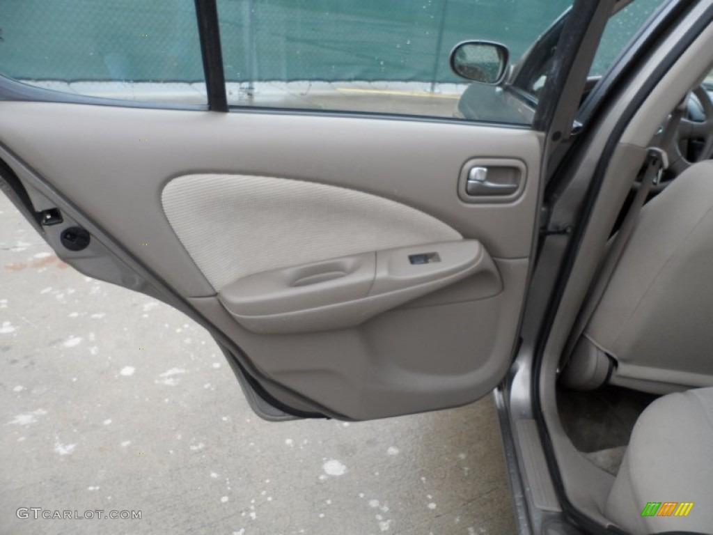2004 Sentra 1.8 S - Bronze Shimmer / Taupe photo #30